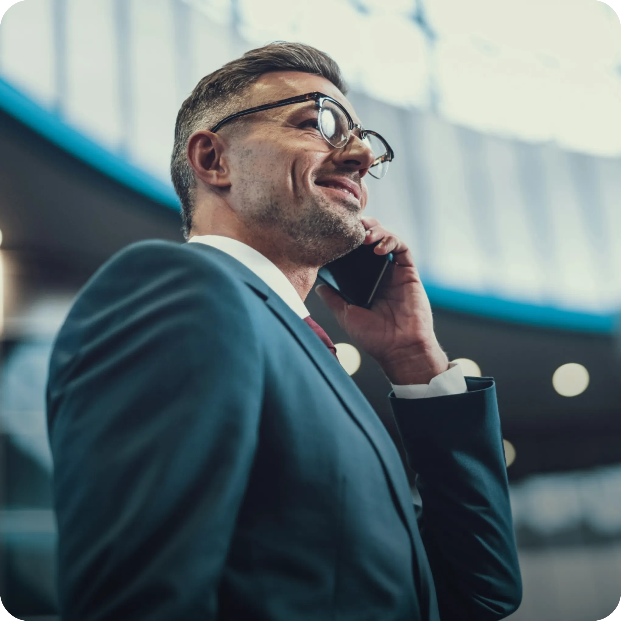 A sales rep on a call, with the prospect’s context whispered by Callr as it connects